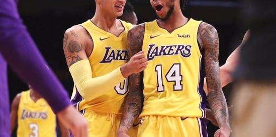 NBA湖人补时争议三分绝杀勇士终结五连胜登顶西部引热议