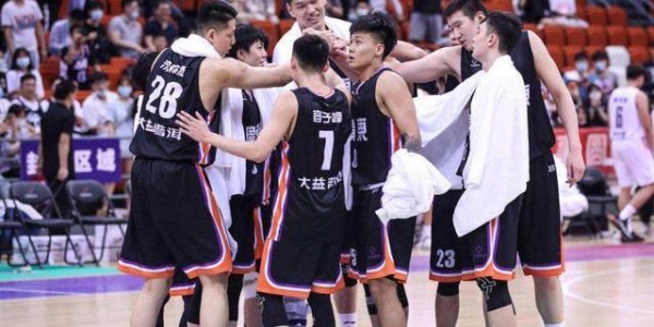  罗马客场惨败乌迪内斯，球迷高呼管理层滚蛋  
